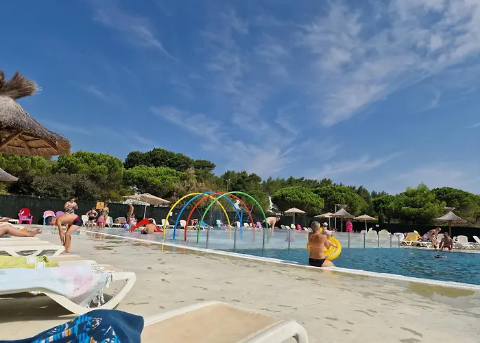Campingplatz Mobilhome Clim Tele La Falaise 4 Etoiles Narbonne