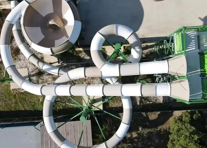 Campingplads Mobilhome Clim Tele La Falaise 4 Etoiles Narbonne